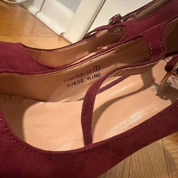 Women's Wine/Burgundy Suede Mary Jane Stiletto Heels Size 7 - Picture 2 of 2